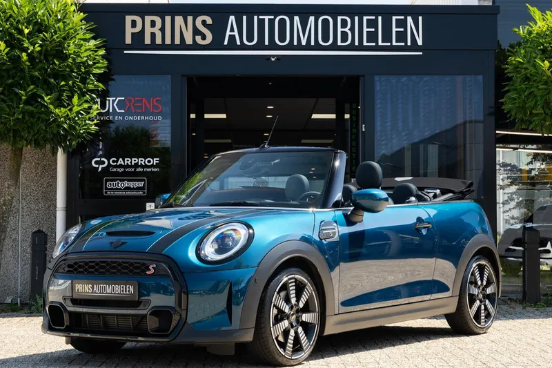 MINI Cabrio (2021)