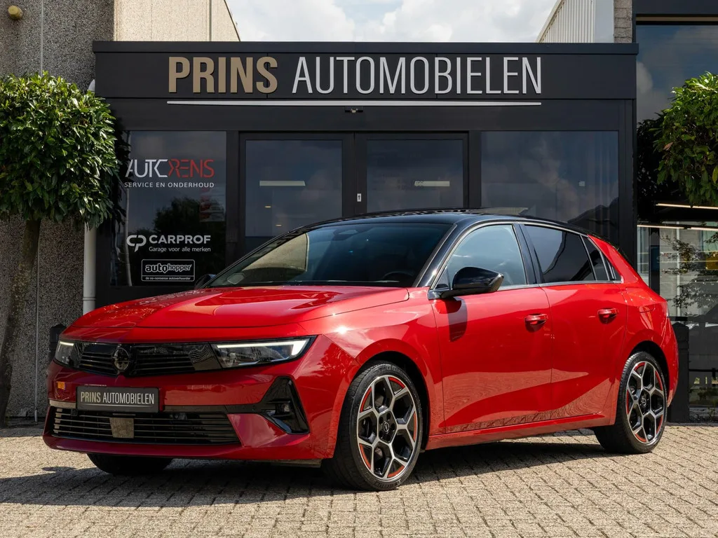 Opel Astra (2022) — foto 1