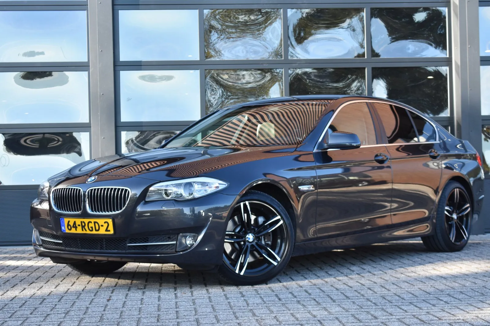 BMW 5-Serie (2011) — foto 1