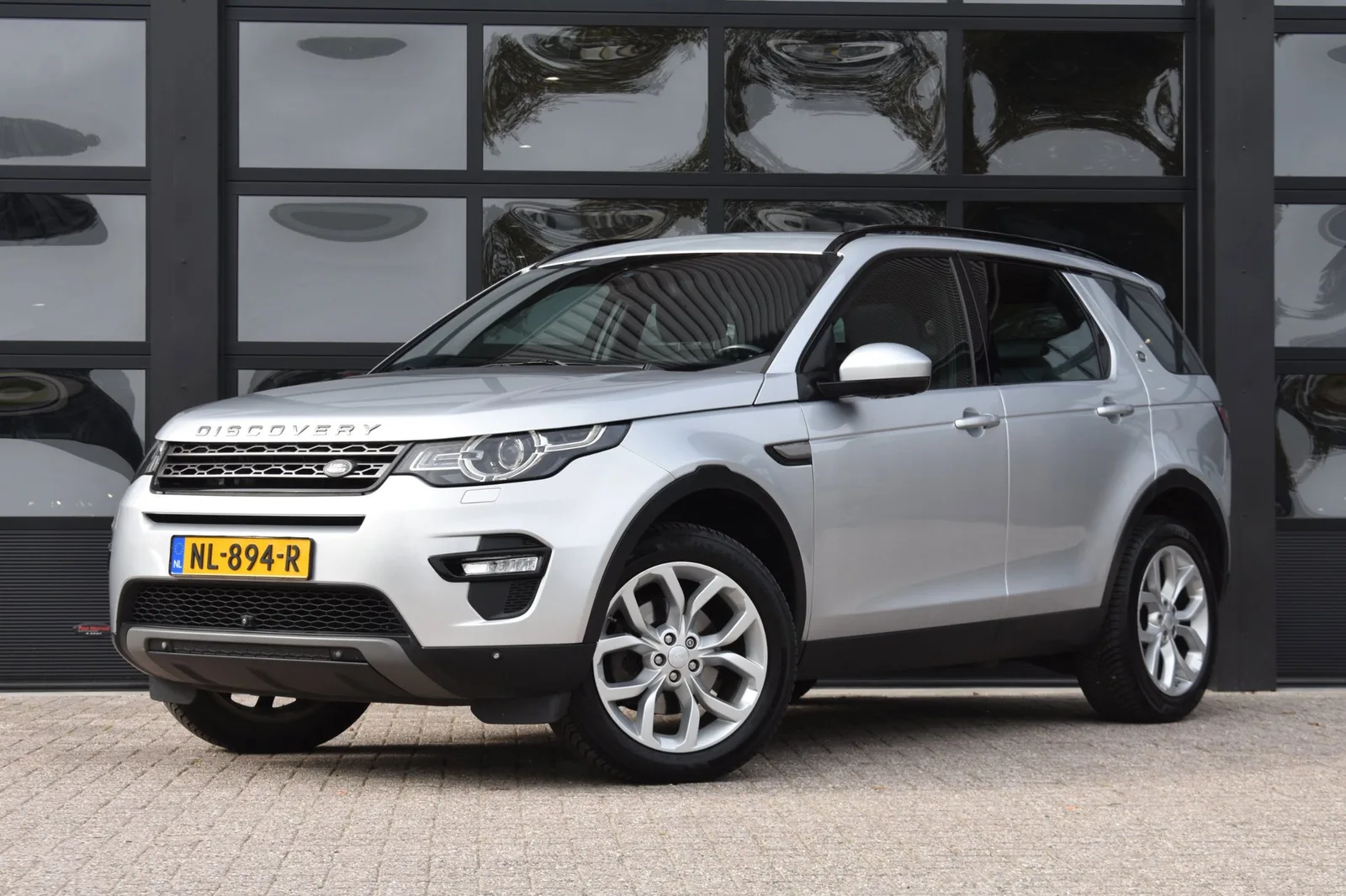 Land Rover Discovery Sport (2017) — foto 1