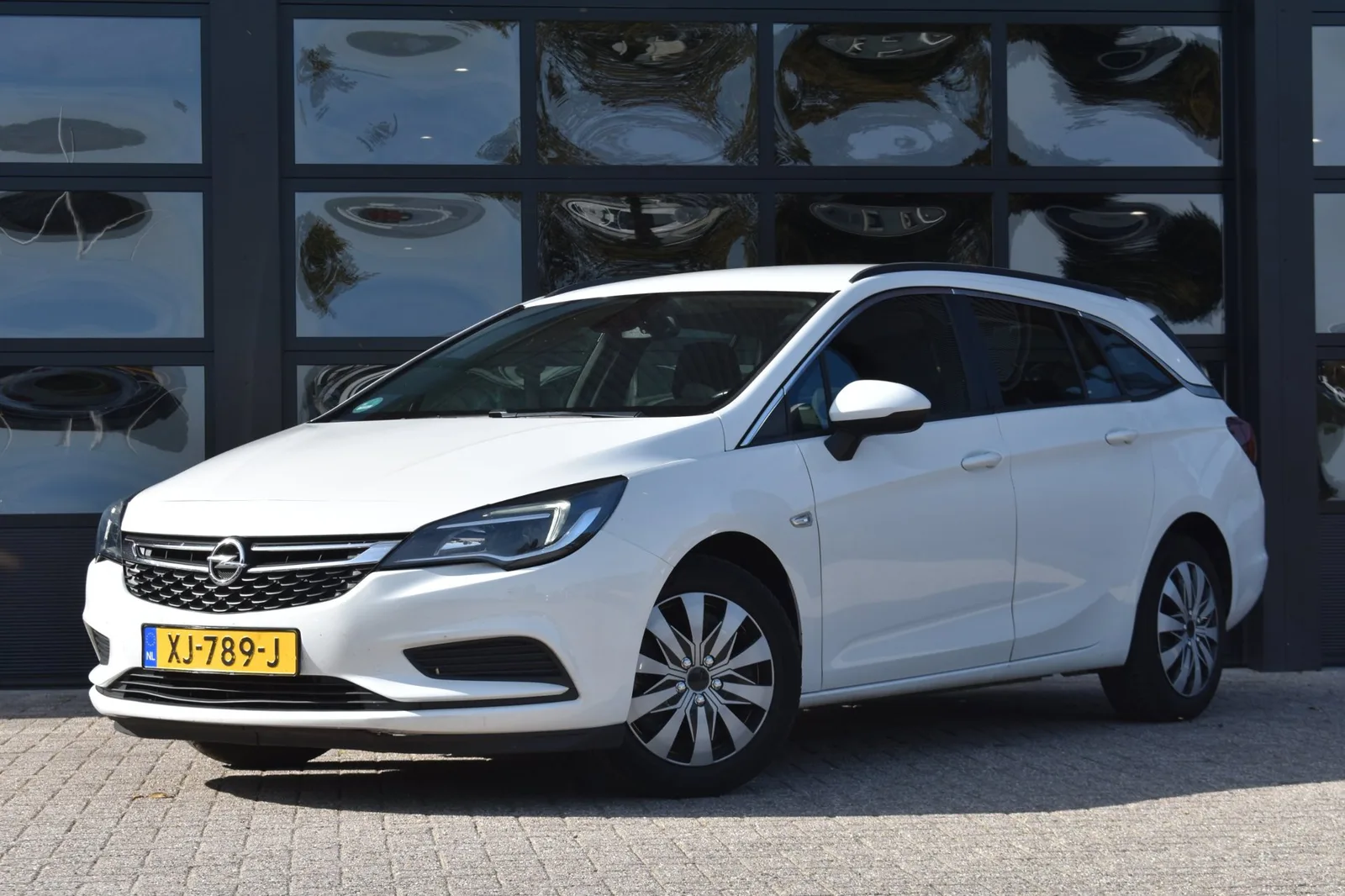 Opel Astra (2019) — foto 1
