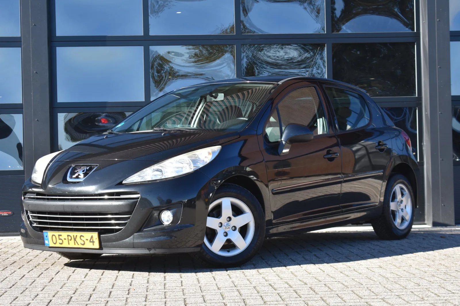 Peugeot 207 (2011) — foto 1