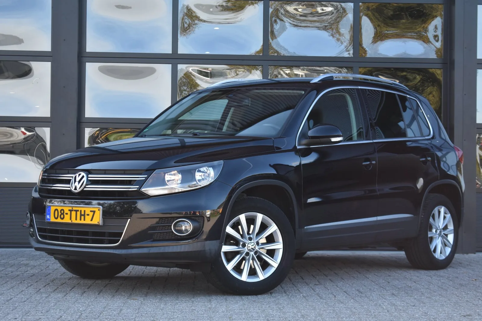 Volkswagen Tiguan (2012) — foto 1