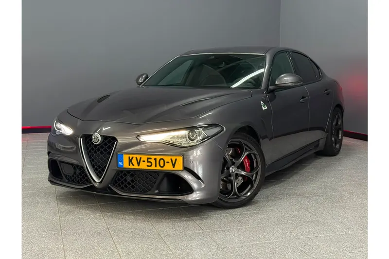 Alfa Romeo Giulia (2016)