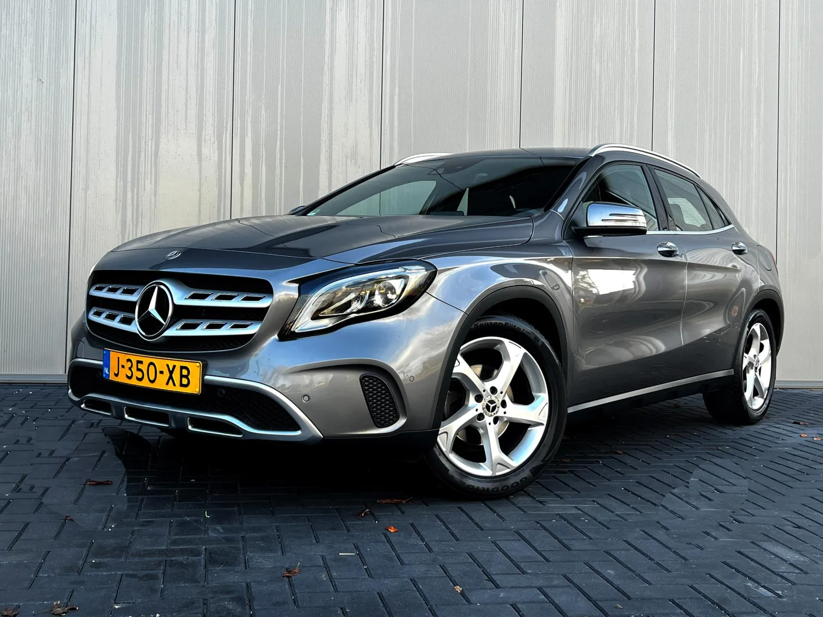Mercedes-Benz GLA (2018) — foto 1