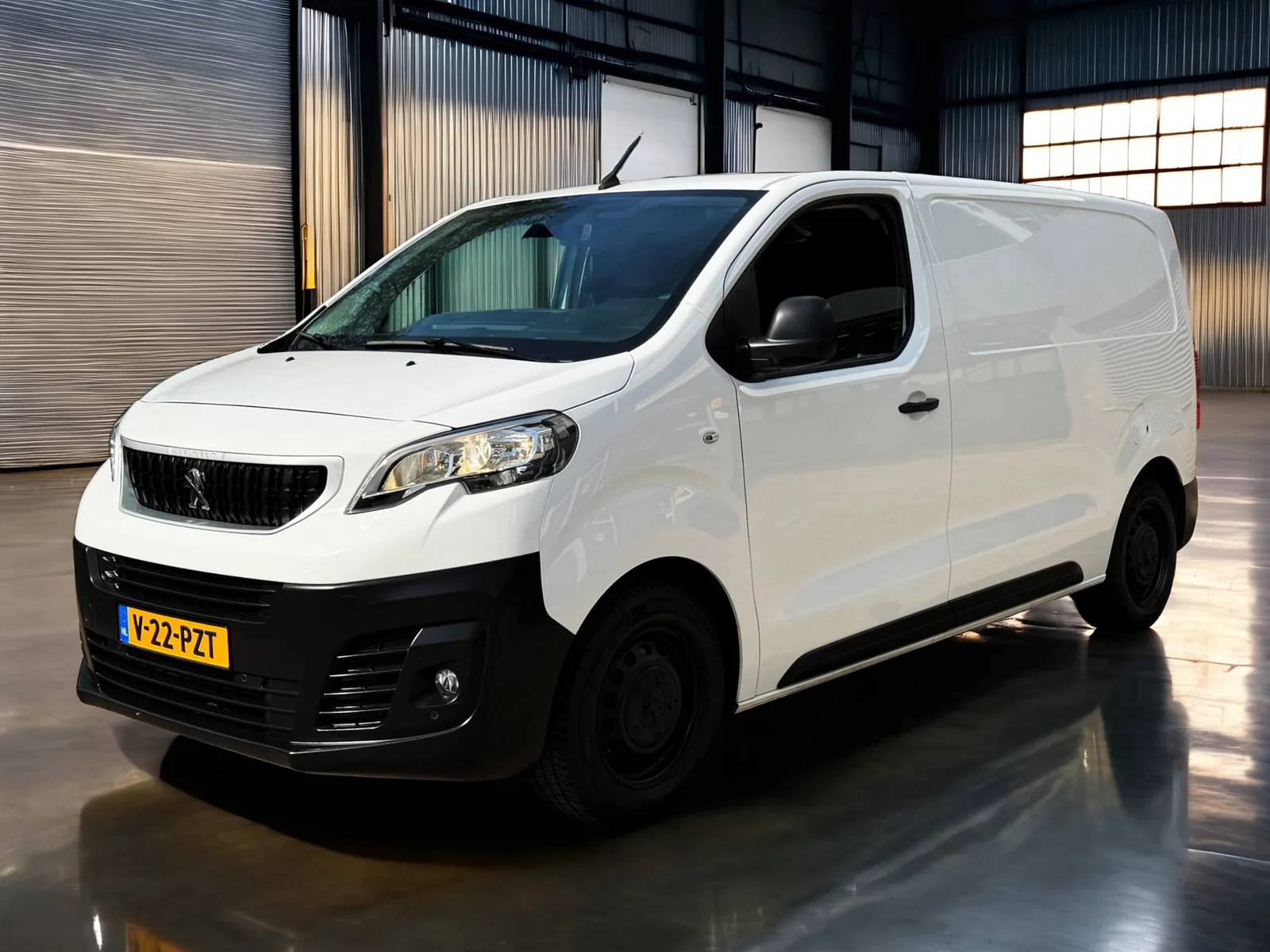 Peugeot Expert (2020) — foto 1