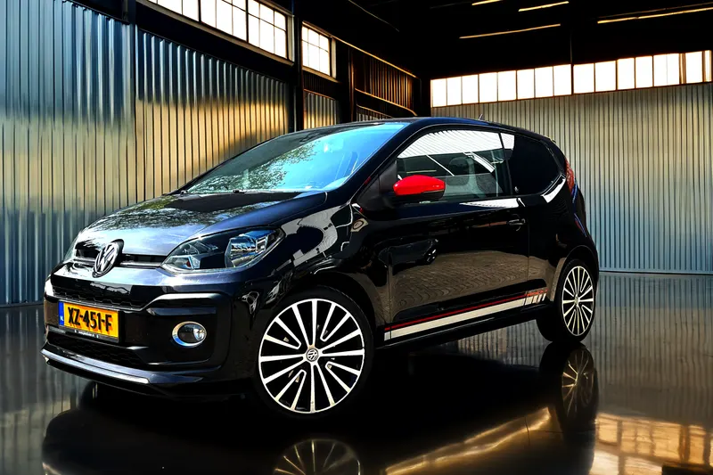 Volkswagen Up! (2017)