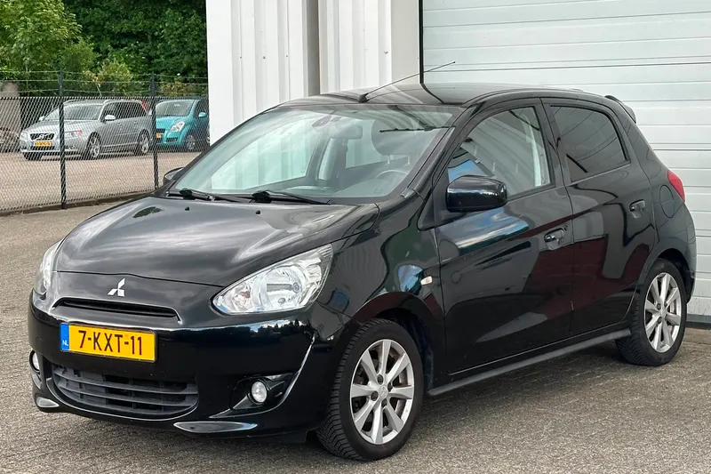 Mitsubishi Space Star (2013)