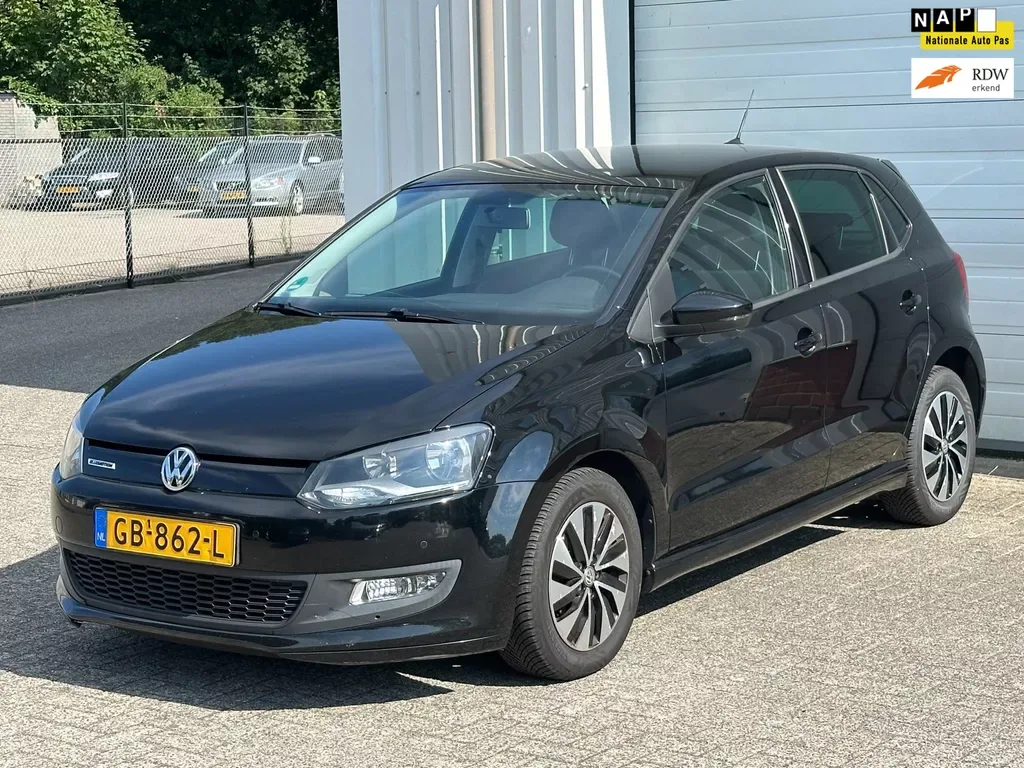 Volkswagen Polo (2015) — foto 1