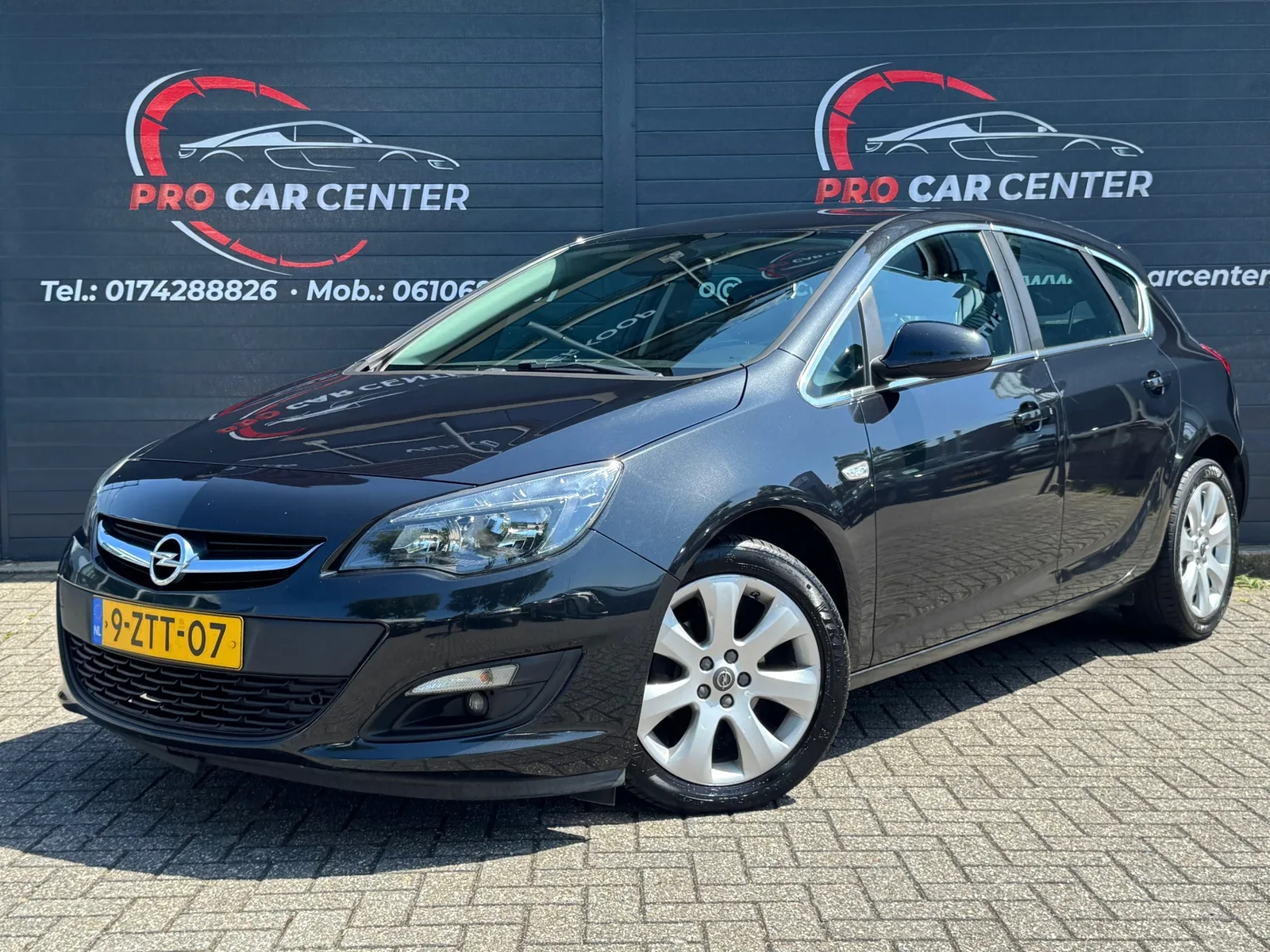 Opel Astra (2015) — foto 1