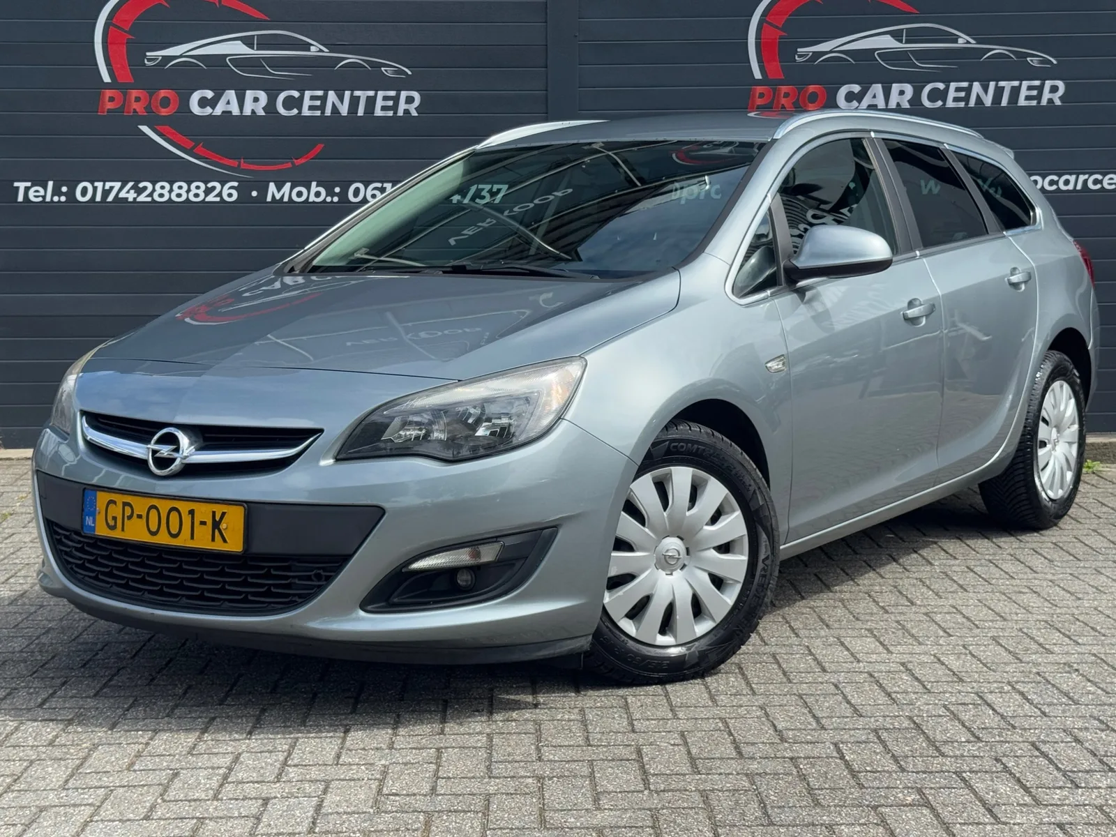 Opel Astra Sports Tourer (2015) — foto 1