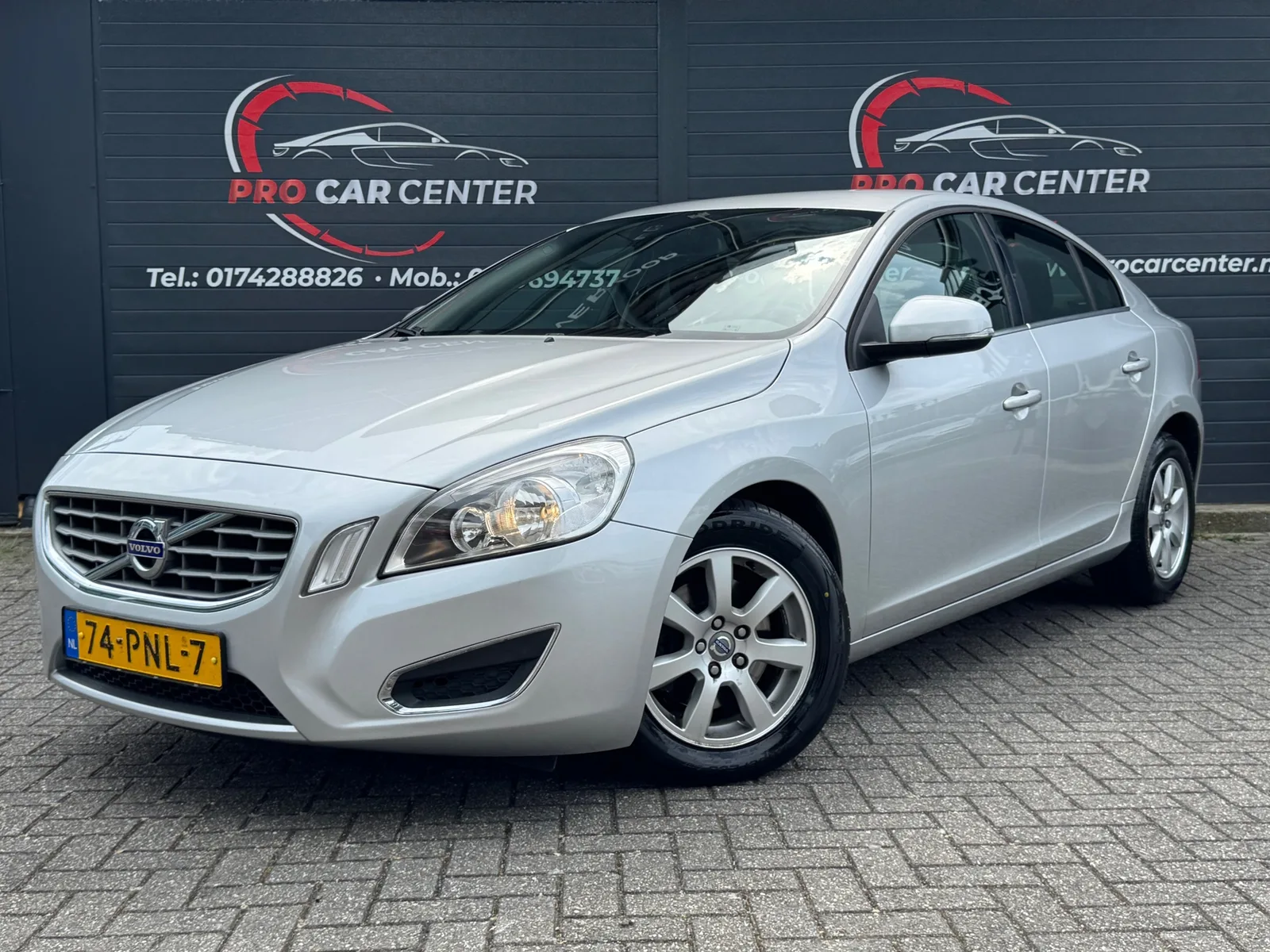 Volvo S60 (2011) — foto 1