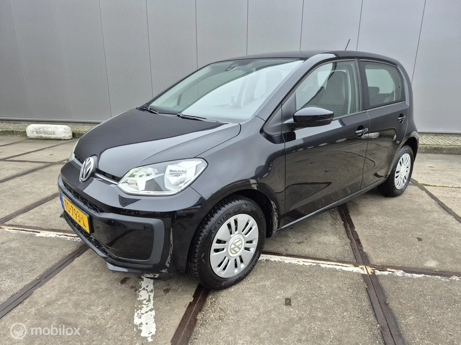 Volkswagen Up! (2018) — foto 1