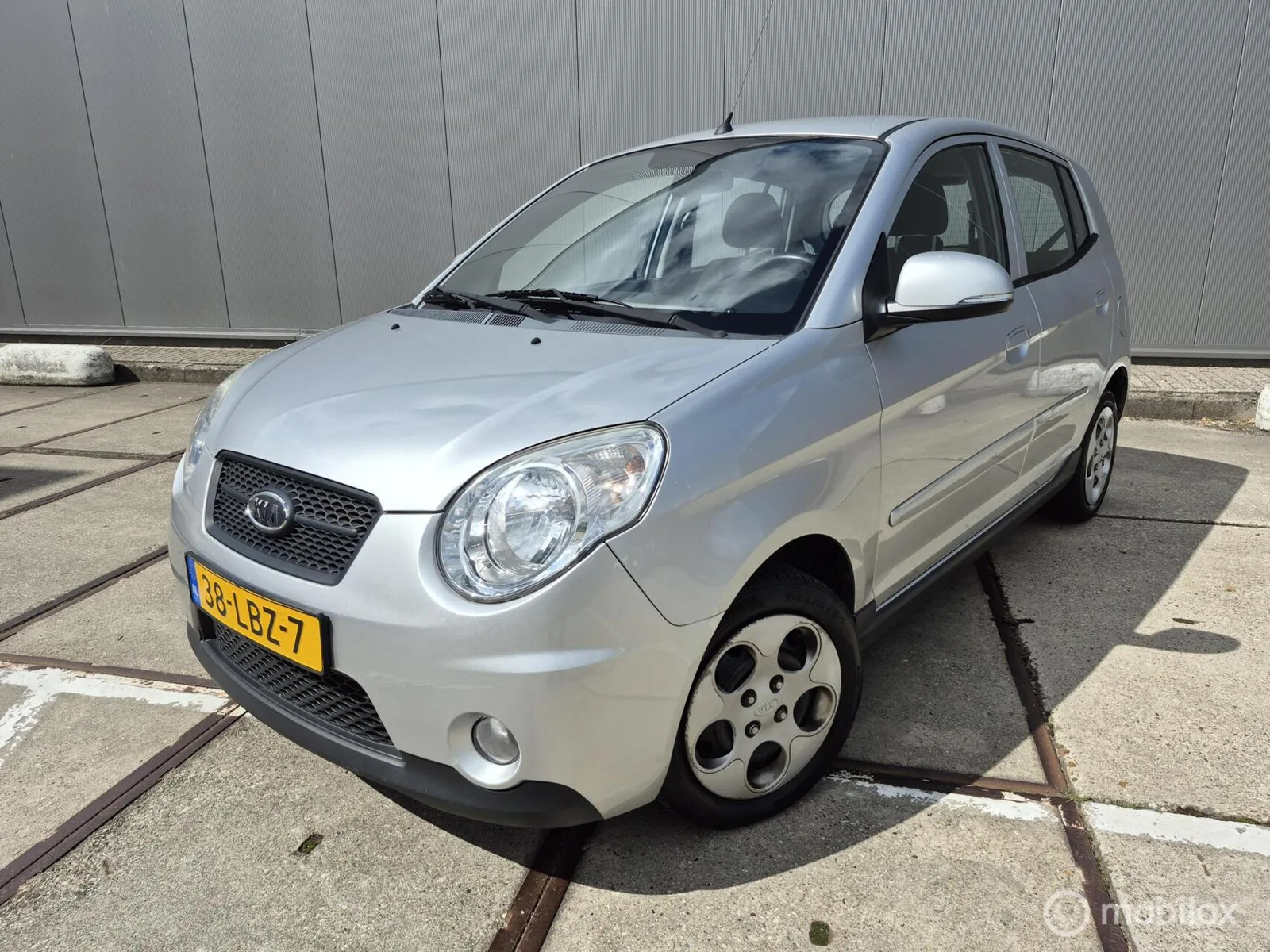 Kia Picanto (2010) — foto 1
