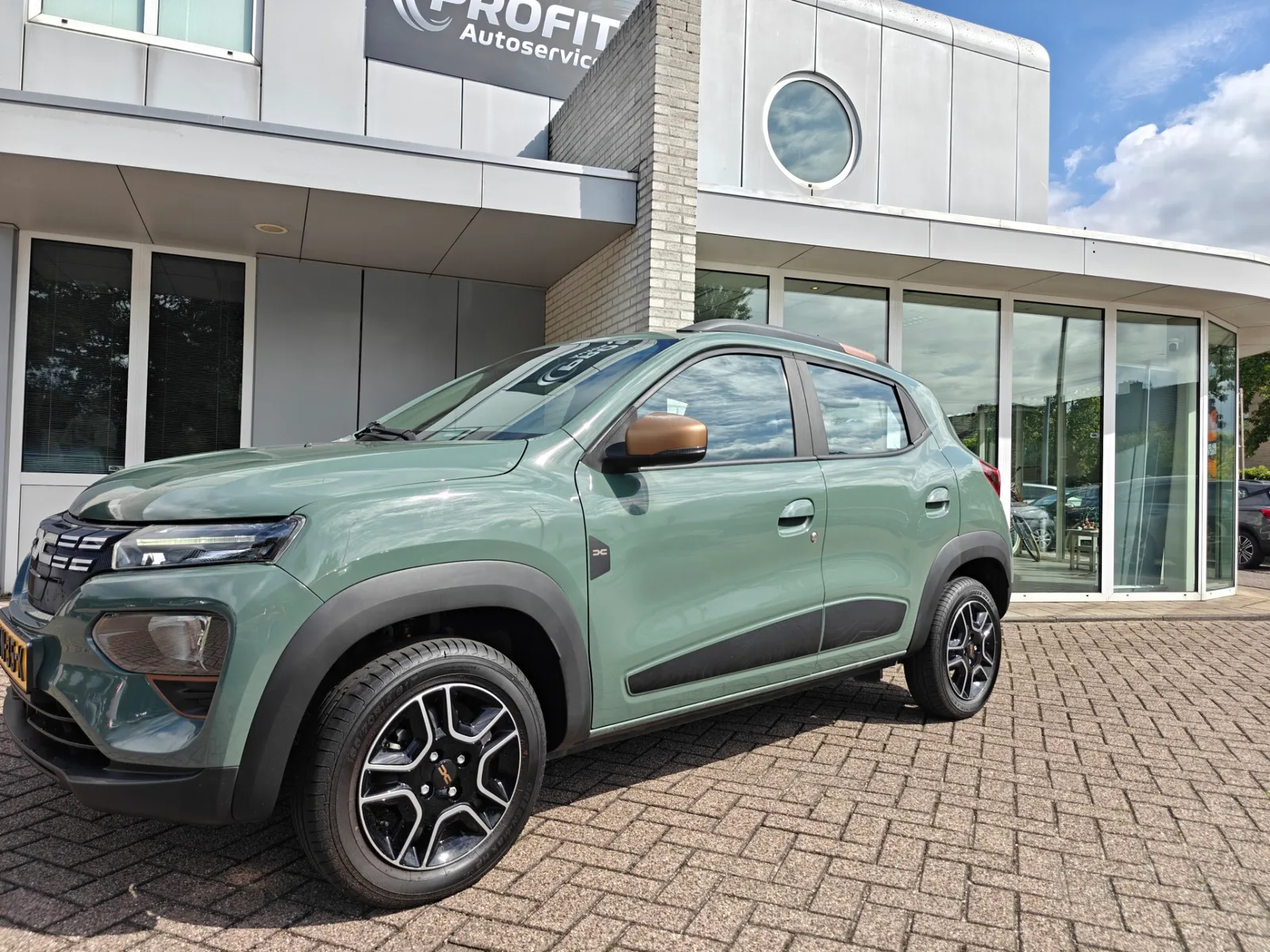 Dacia Spring (2023) — foto 1
