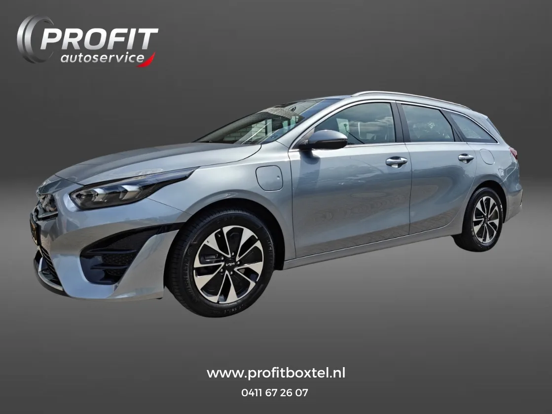Kia Ceed Sportswagon (2023) — foto 1