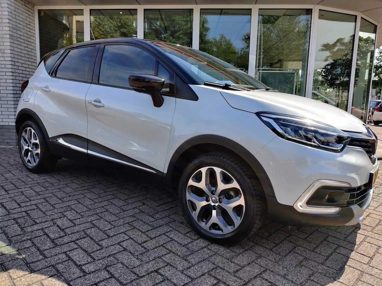 Renault Captur (2018) — foto 1