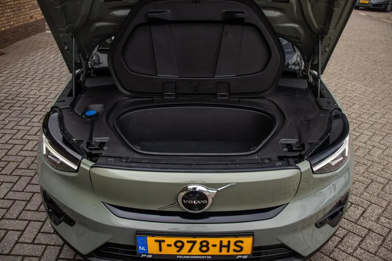 Volvo XC40 (2023)