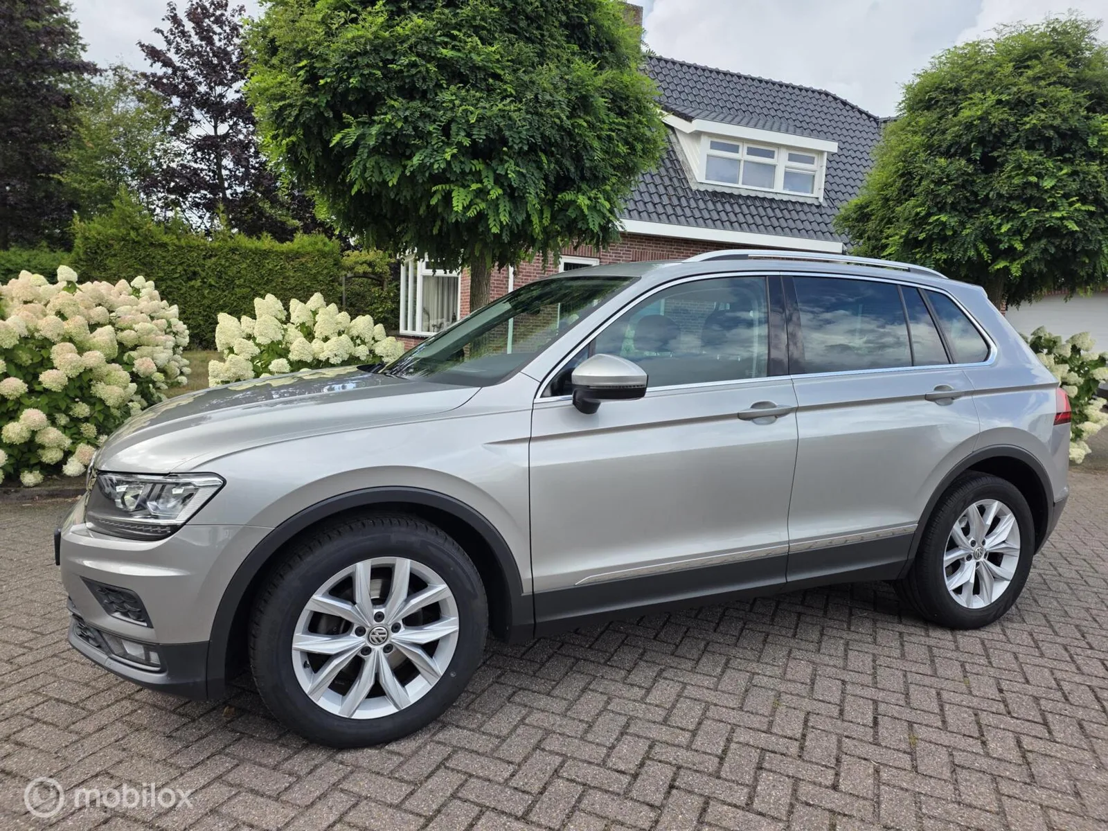 Volkswagen Tiguan (2018) — foto 1