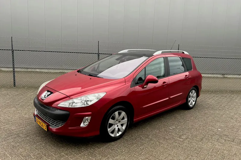 Peugeot 308 (2010)