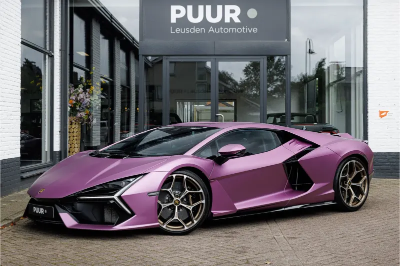 Lamborghini Revuelto (2024)