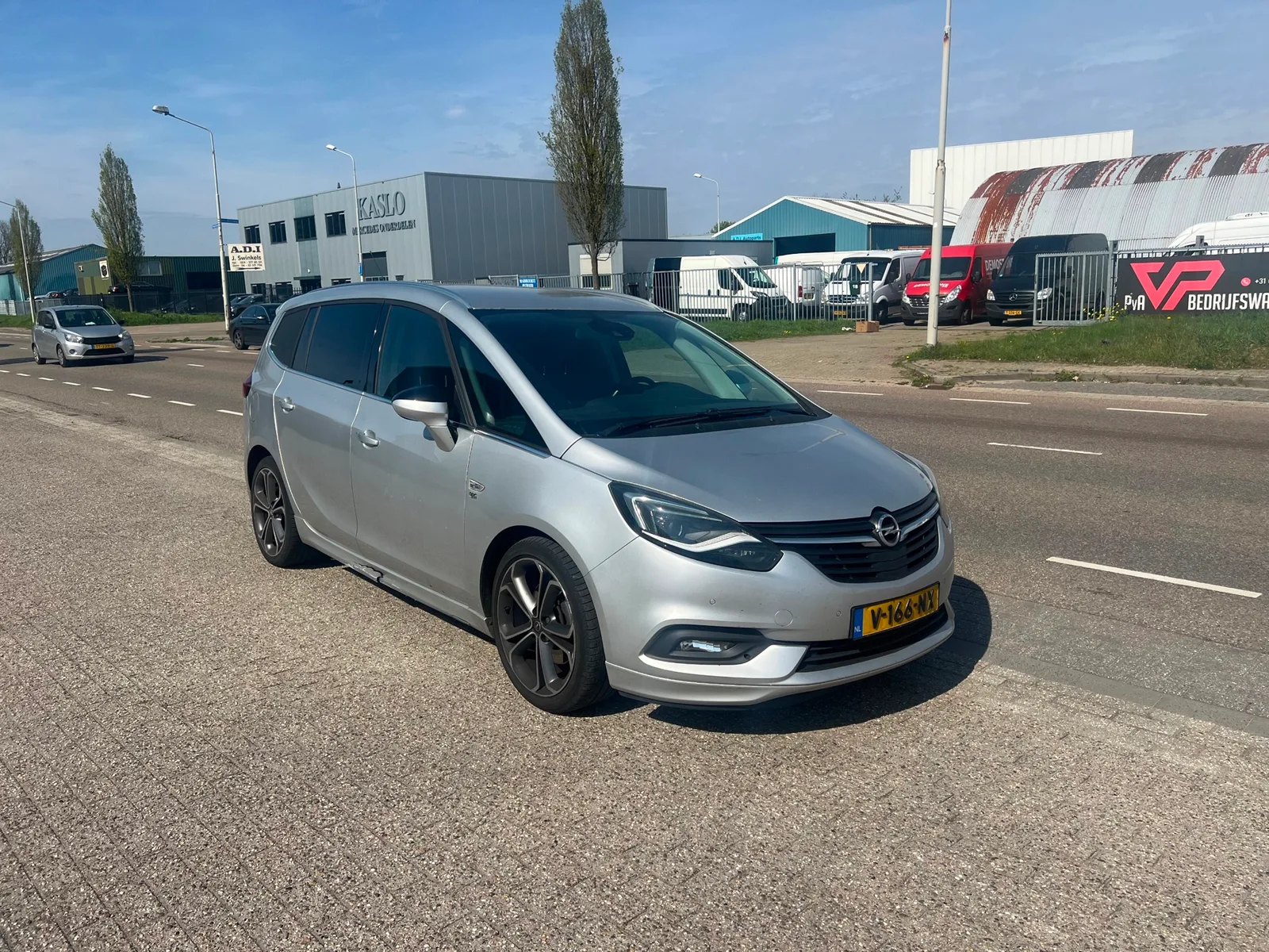 Opel Zafira Tourer (2018) — foto 1
