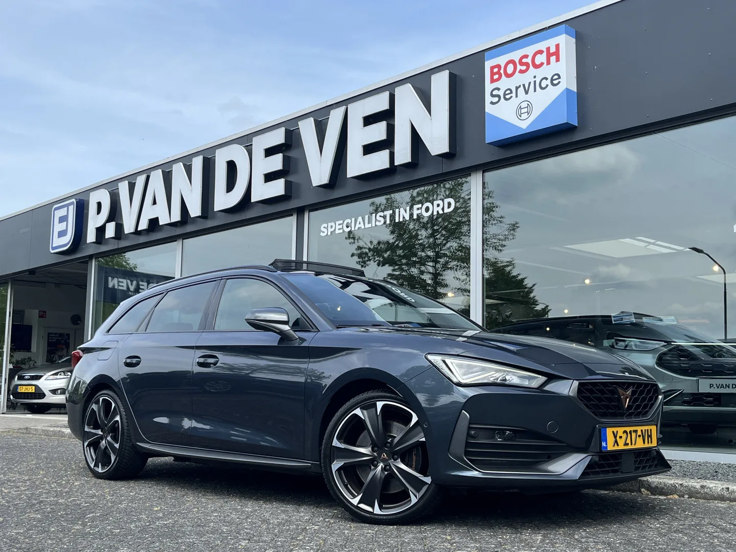 CUPRA Leon Sportstourer (2021) — foto 1