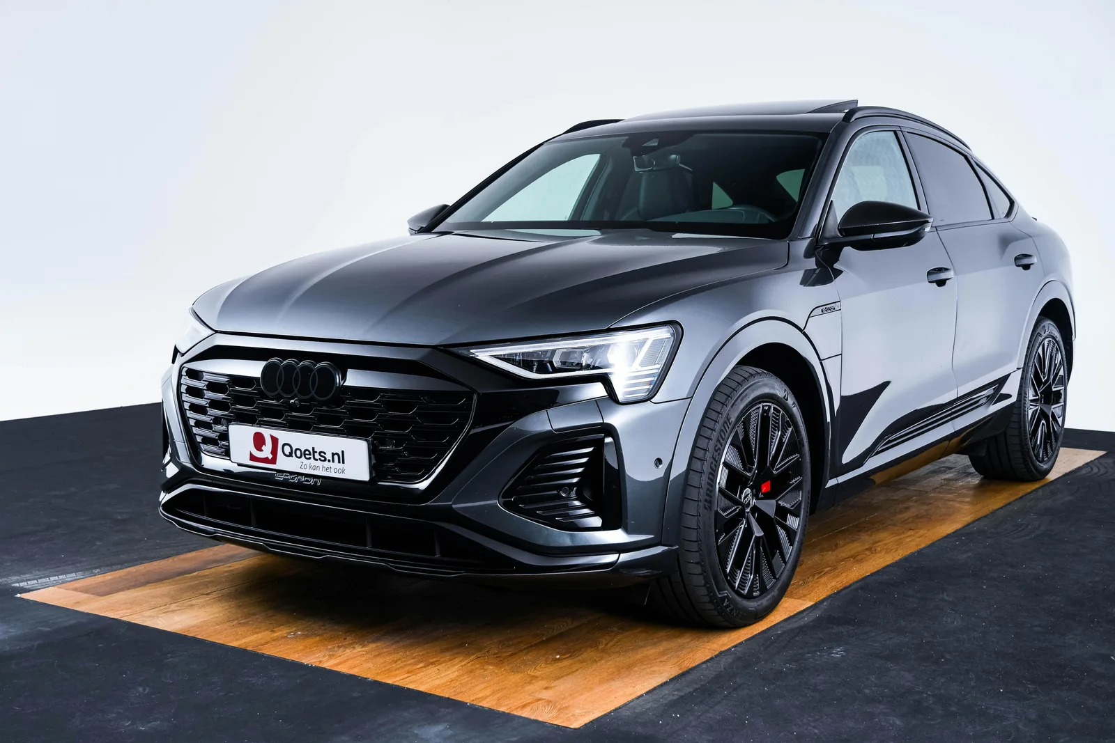 Audi Q8 e-tron (2024) — foto 1