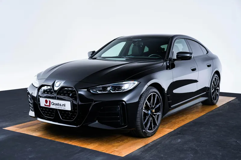 BMW i4 (2023)