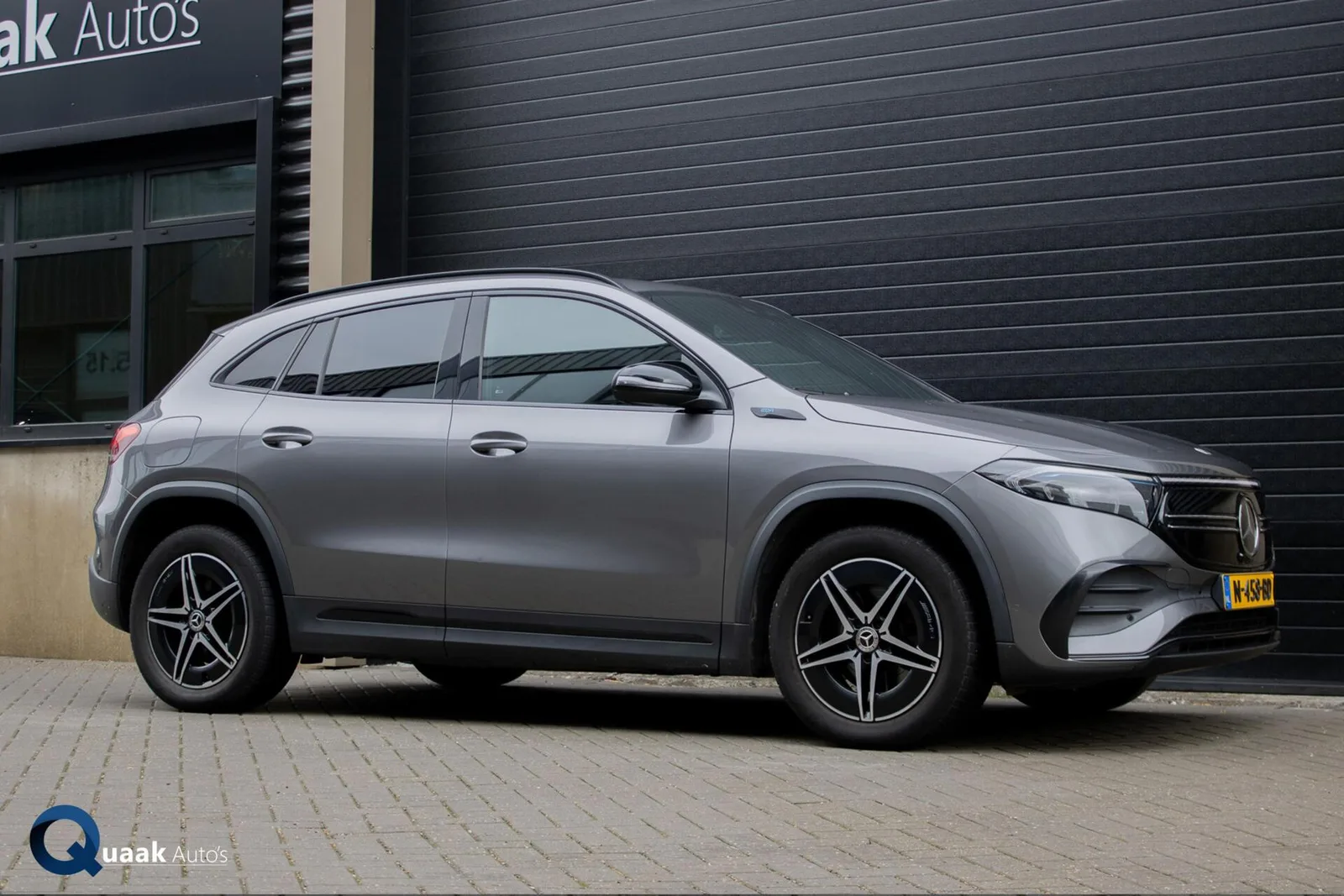 Mercedes-Benz EQA (2021) — foto 1