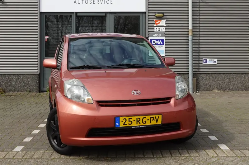 Daihatsu Sirion (2005)