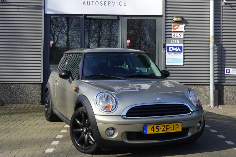 MINI One (2008)
