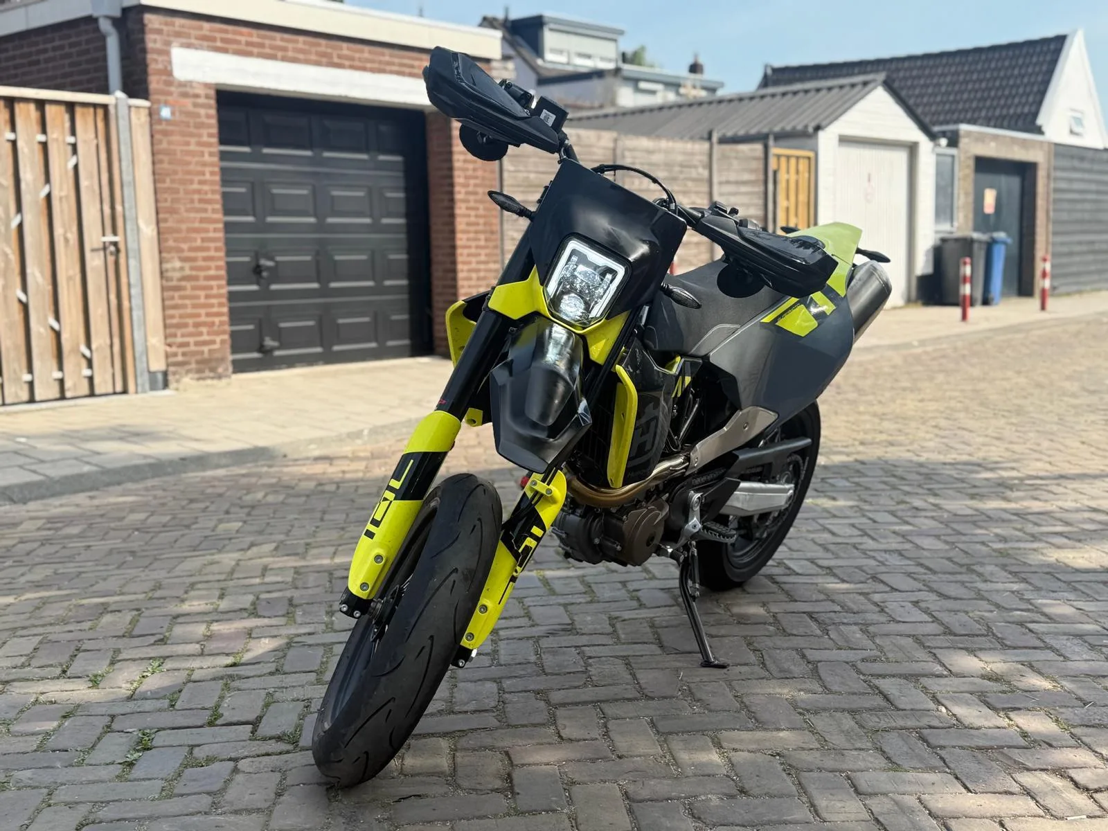 Husqvarna SM 701 Supermoto (2022) — foto 1