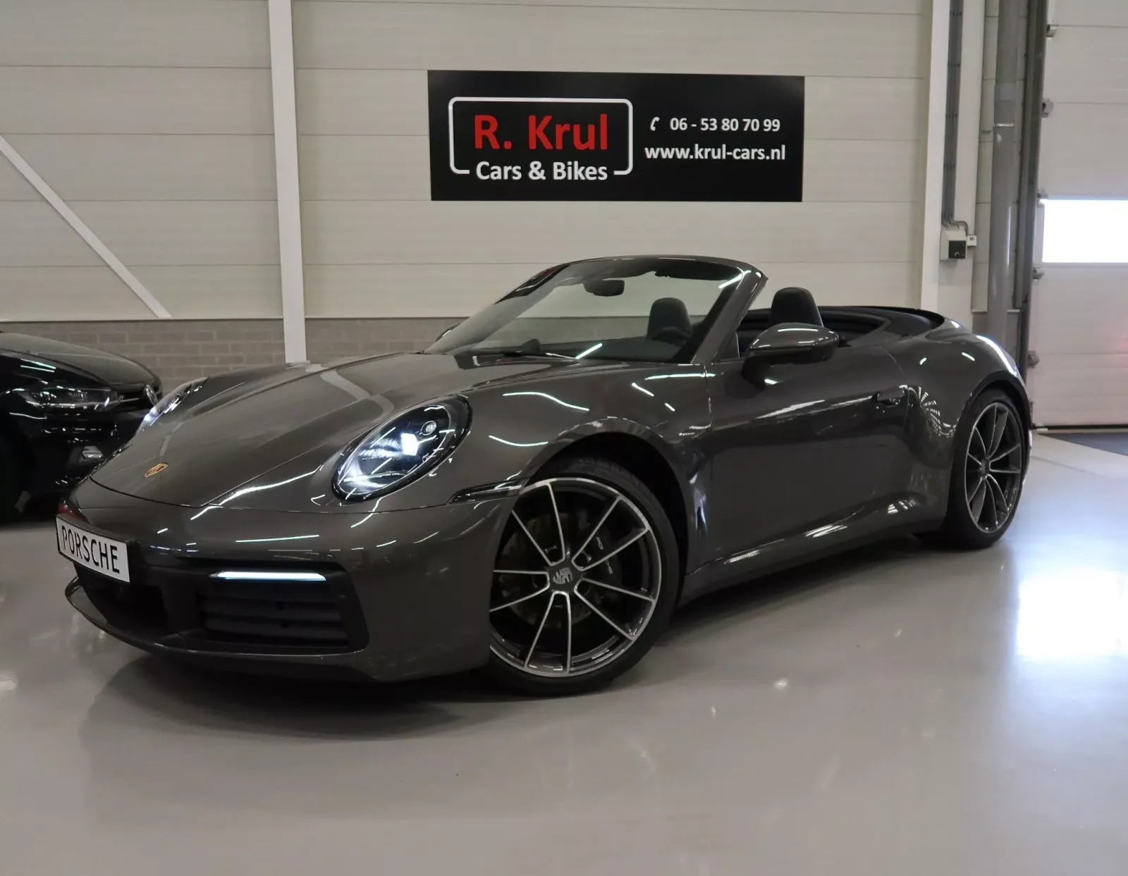 Porsche 911 (2021) — foto 1