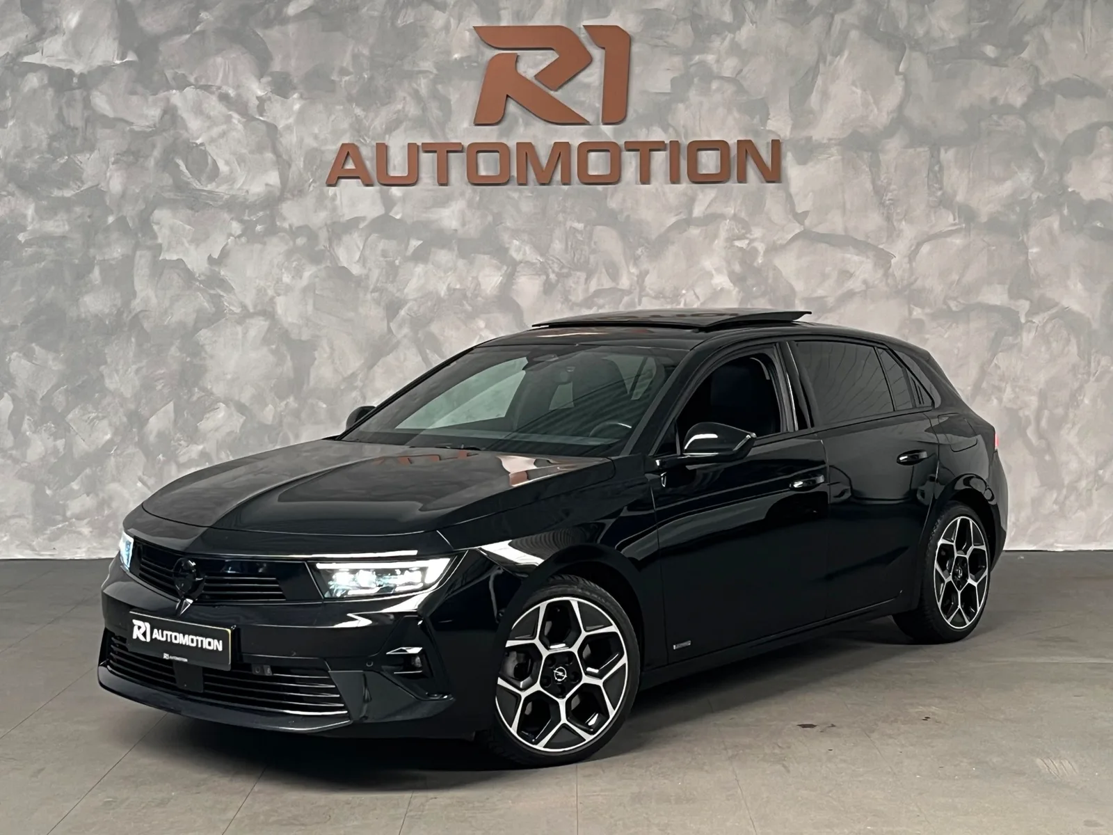 Opel Astra (2022) — foto 1