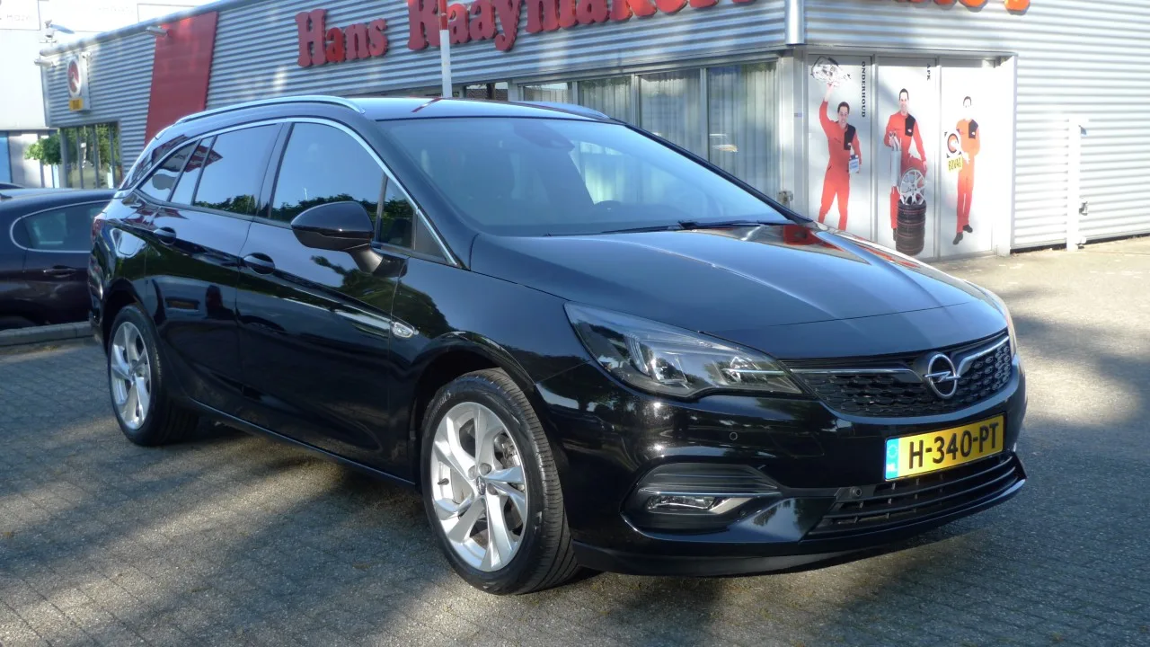 Opel Astra (2020) — foto 1