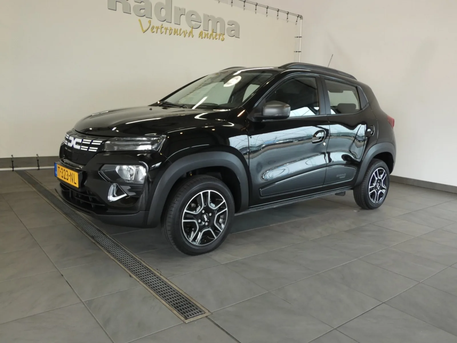 Dacia Spring (2023) — foto 1