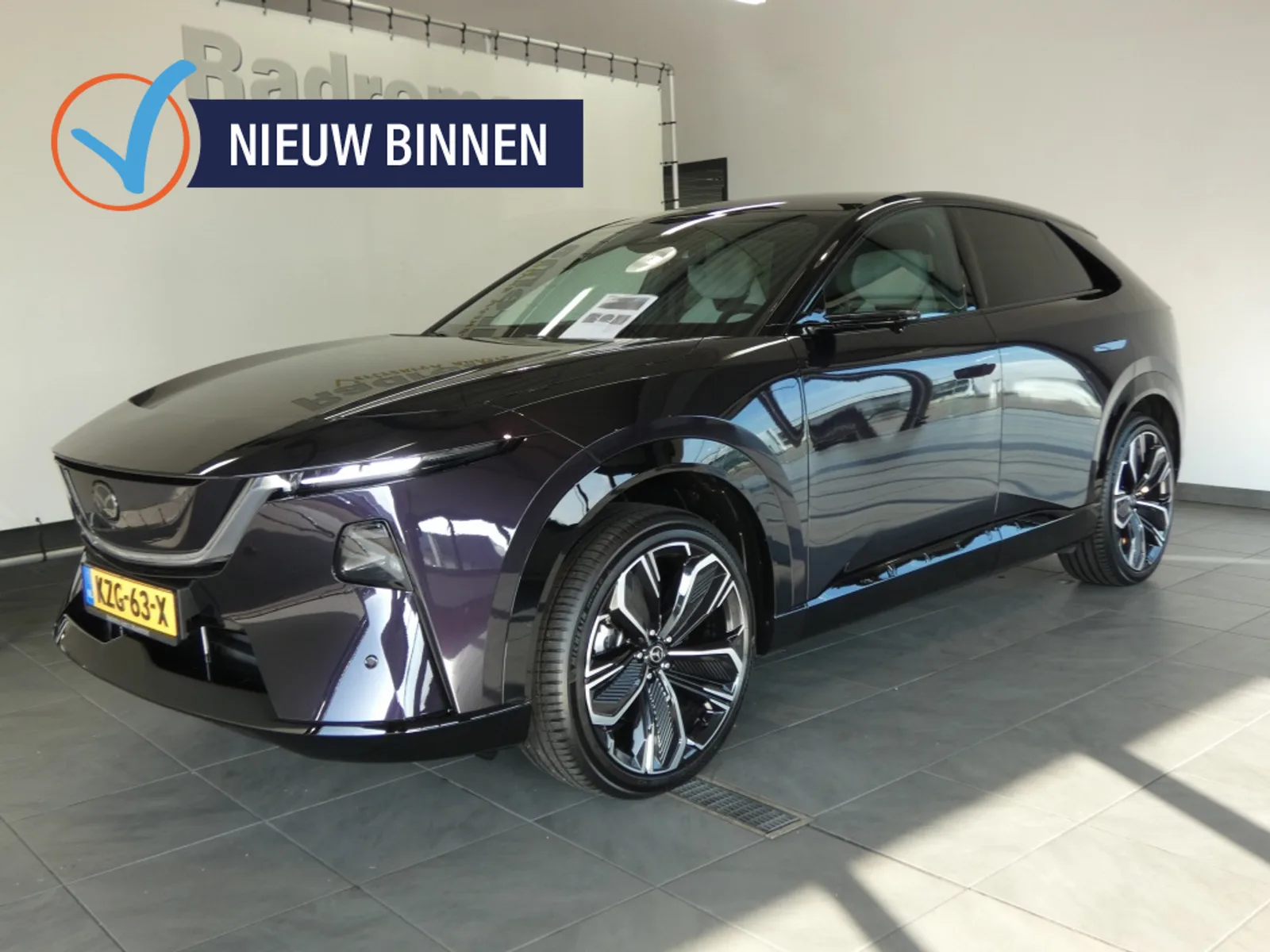 Mazda CX-6e (2026) — foto 1