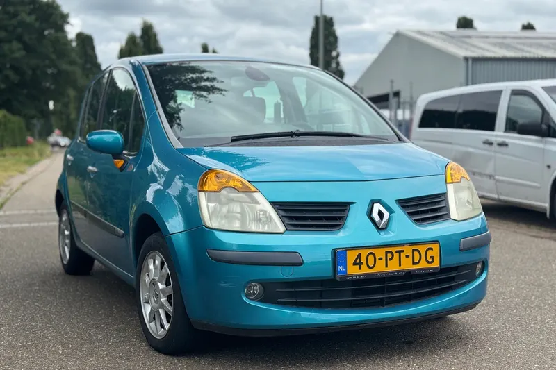 Renault Modus (2004)