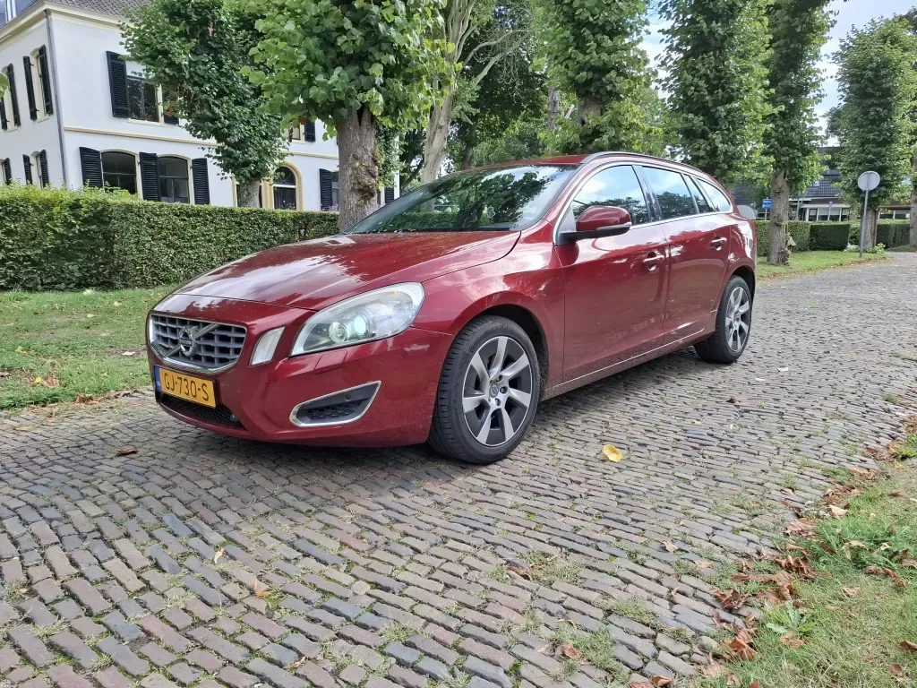 Volvo V60 (2011) — foto 1