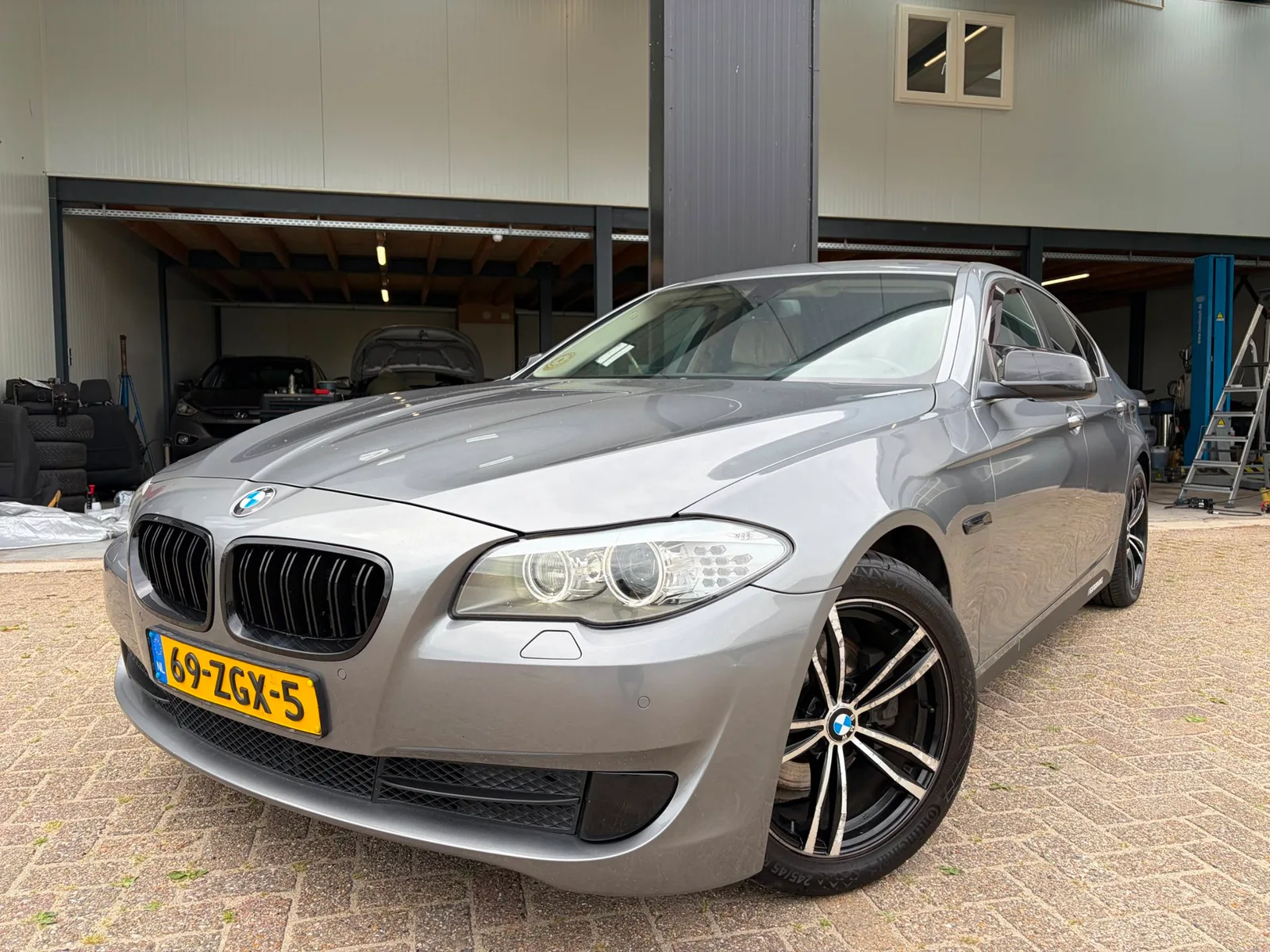 BMW 5-Serie (2012) — foto 1