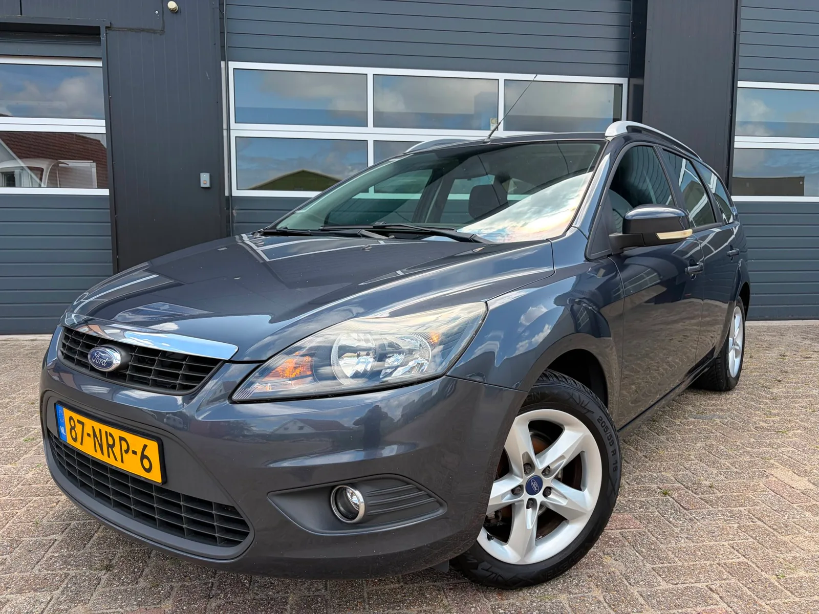 Ford Focus (2010) — foto 1