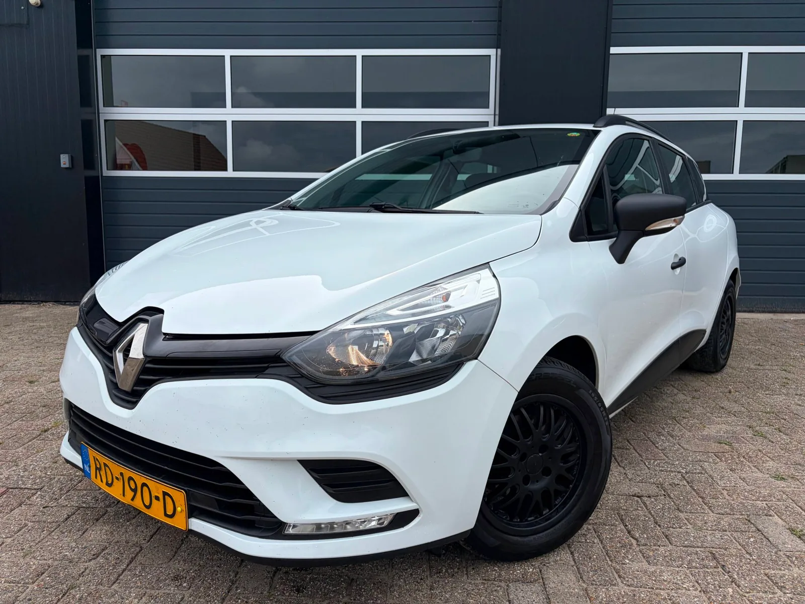 Renault Clio (2017) — foto 1
