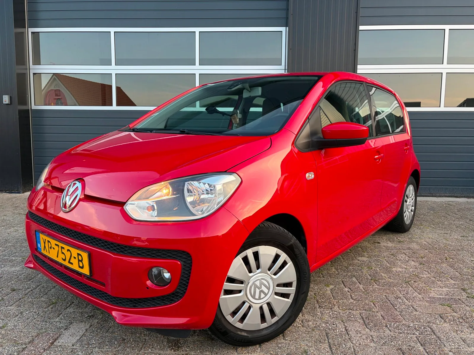 Volkswagen Up! (2015) — foto 1