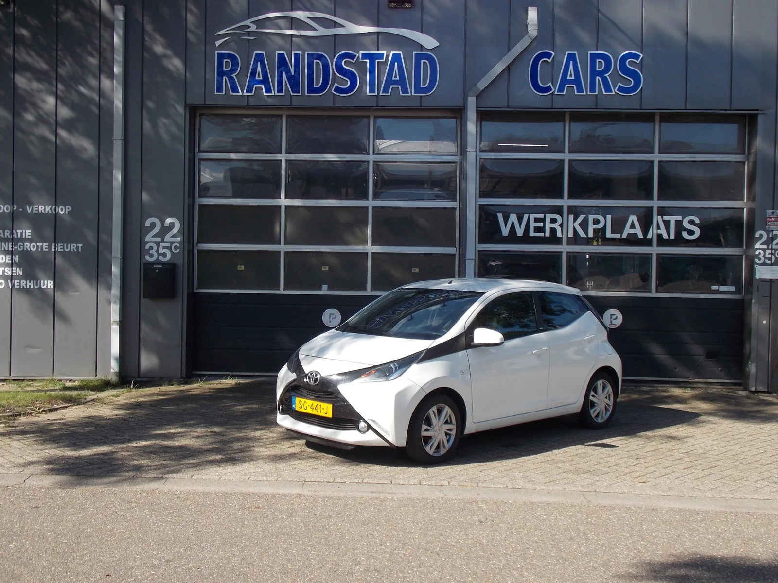 Toyota Aygo (2016) — foto 1