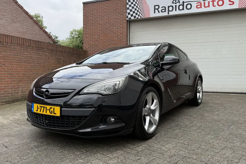 Opel Astra (2012)