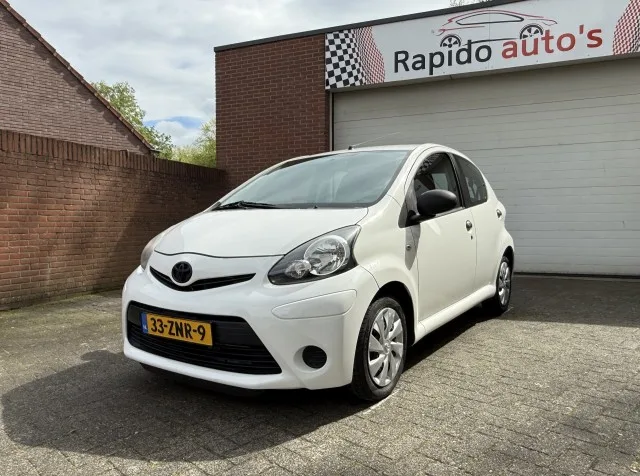 Toyota Aygo (2013) — foto 1