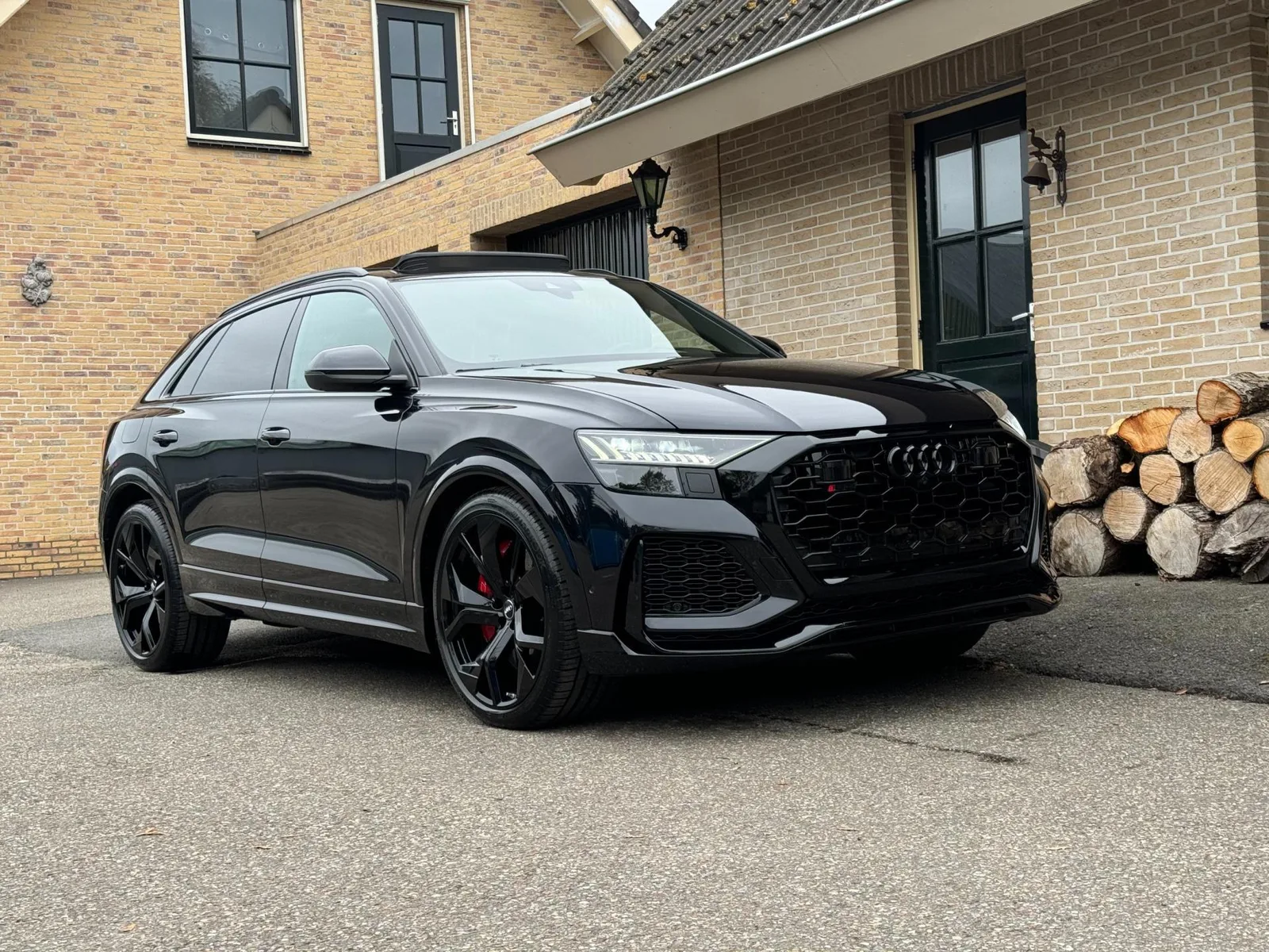 Audi RS Q8 (2021) — foto 1