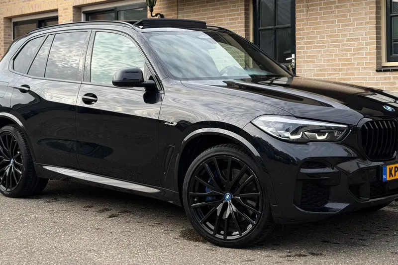 BMW X5 (2023)