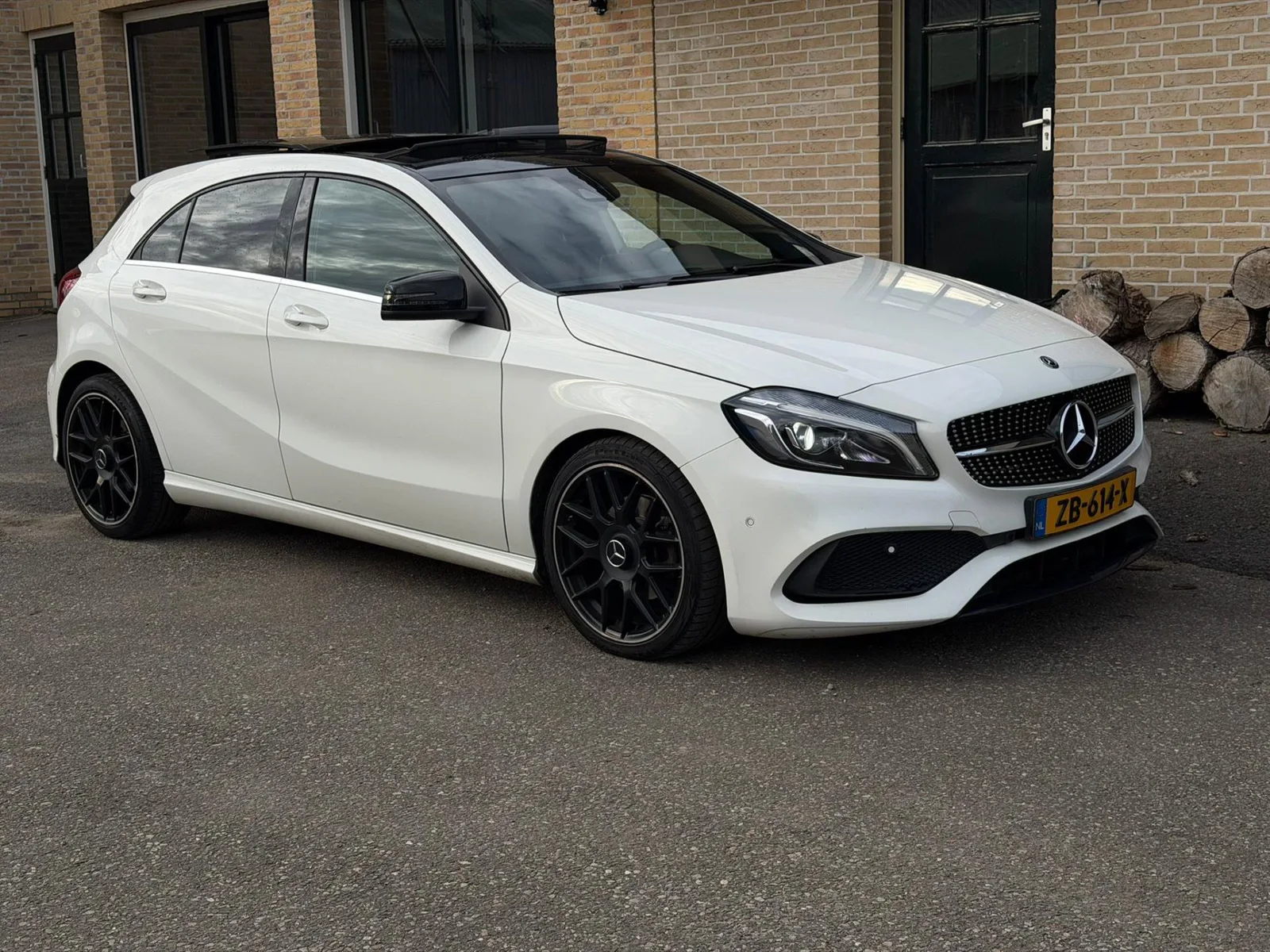 Mercedes-Benz A-Klasse (2016) — foto 1